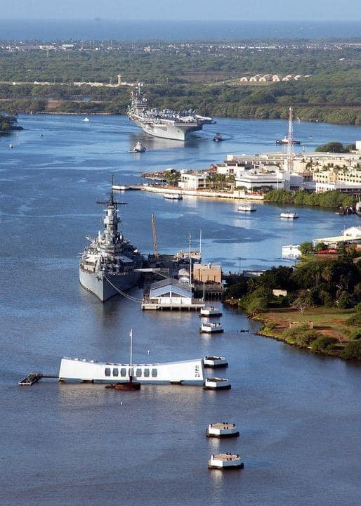 MilitaryPhotos22)PearlHarbor.jpg