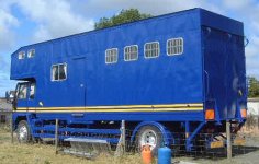 horsebox 1 06.jpg