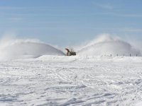 03-07-04 Willy snoblowing.JPG