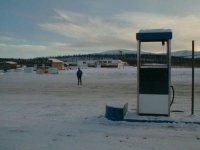 p740-Wiseman_Alaska-Gas_Station.jpg