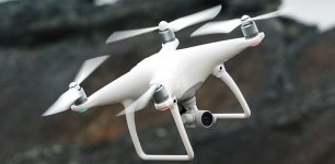 DJI-Phantom-4-quadcopter.jpg